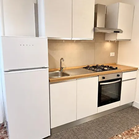 Pomigliano Apartment *